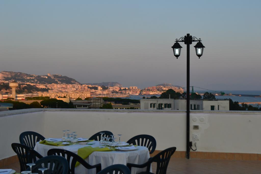 Hotel Santa Marta Pozzuoli Buitenkant foto