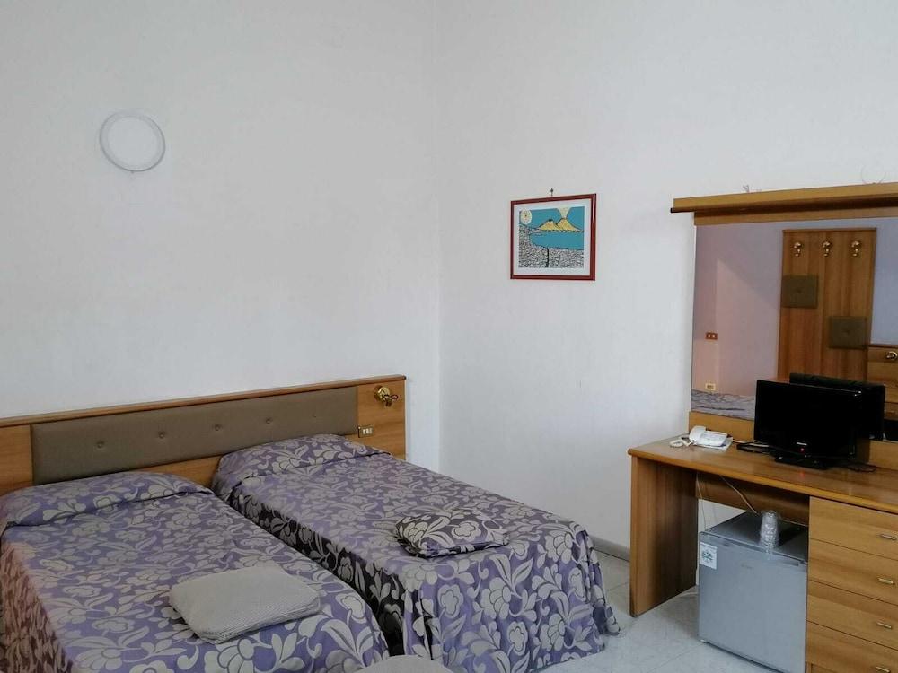 Hotel Santa Marta Pozzuoli Buitenkant foto